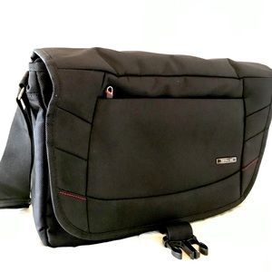 Samsonite Shuttle 15-18 in Laptop Bag Black